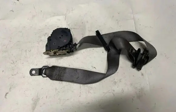 BMW X5 E53 Front seatbelt 8258974