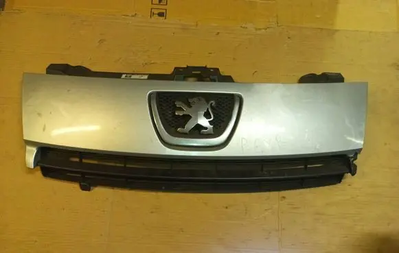 Peugeot Expert Front bumper upper radiator grill 1497650077