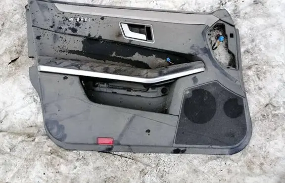 Mercedes-Benz E W212 Front door card panel trim 2127203362 jc1697353