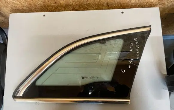 Opel Insignia A Rear side window