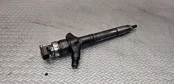 Toyota Corolla Verso AR10 Fuel injector 236700R050