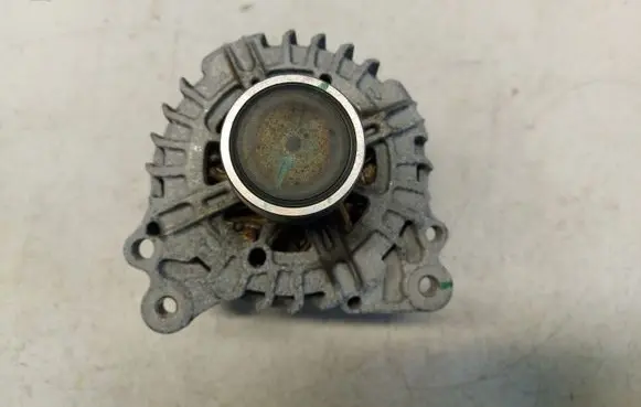 Audi Q3 F3 Generator/alternator 05E903026C