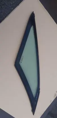 Citroen C4 Grand Picasso Front triangle window/glass 2014R