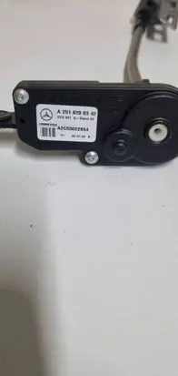 Mercedes-Benz GL X164 Vent window/glass motor A2518200342