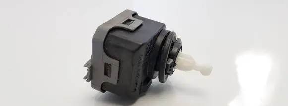 Skoda Fabia Mk1 (6Y) Headlight level adjustment motor 6Y0941295