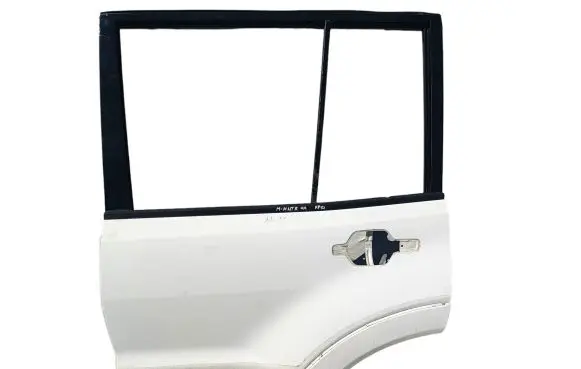 Mitsubishi Montero Rear door