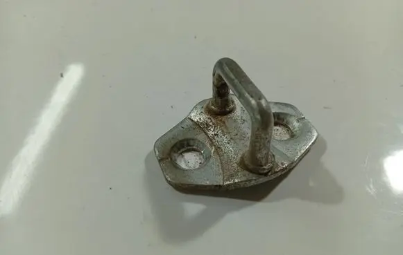 Rover 620 Rear door lock loop/hook striker 