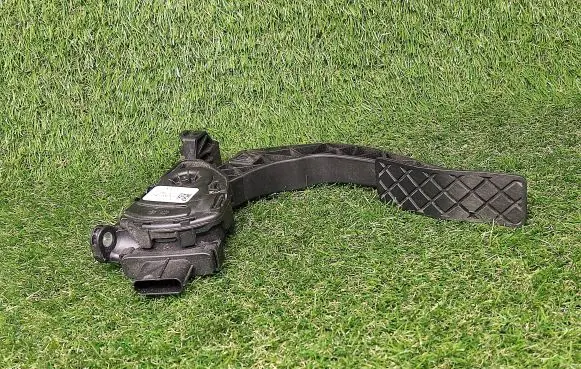 Audi A6 S6 C6 4F Accelerator throttle pedal 8K1723523