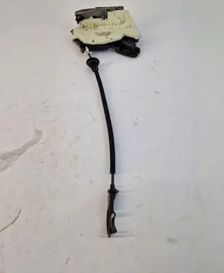 Volkswagen Jetta VI Rear door lock 5k4839016r