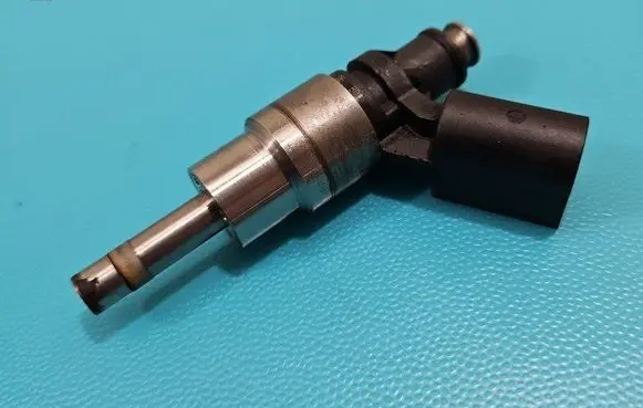 Audi A4 S4 B6 8E 8H Fuel injector 0261500011 IMPRK1451156
