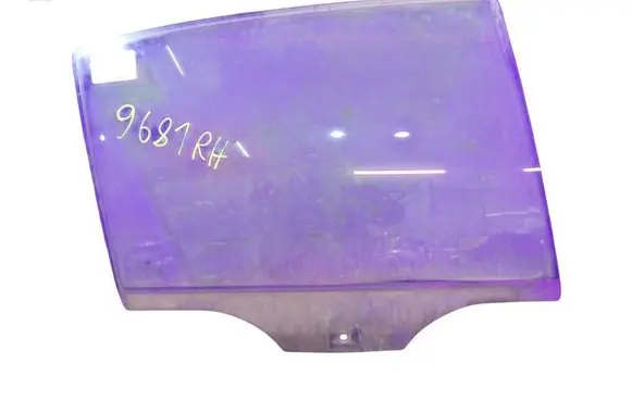 Skoda Octavia Mk2 (1Z) Front door window glass four-door