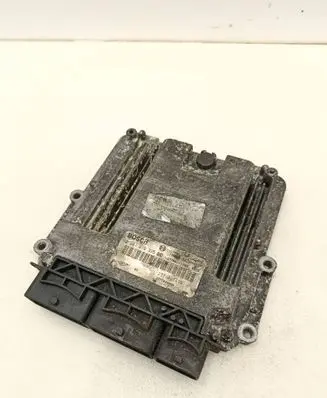 Renault Clio IV Engine control unit/module 237102747R 0281019325 237102908R