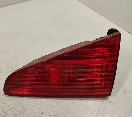 Peugeot 607 Tailgate rear/tail lights
