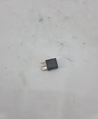 Toyota RAV 4 (XA20) Other relay 9098702012
