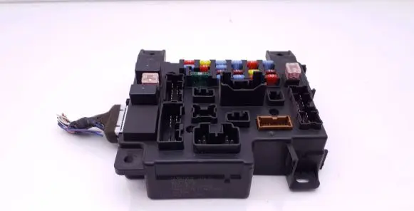 Mitsubishi Outlander Fuse module 8637A318 519087902 00218330