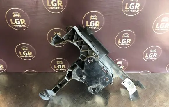 Renault Scenic II - Grand scenic II Front bumper mounting bracket 8200137495