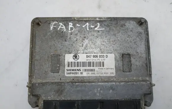 Skoda Fabia Mk1 (6Y) Engine control unit/module 047906033D 5WP4420110