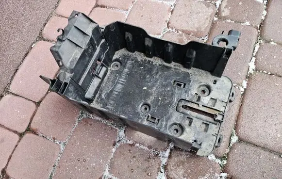 Opel Adam Battery tray 13374484