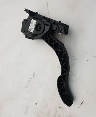 Volvo XC70 Accelerator throttle pedal 6G929F836BD C95YE01 6PV00922001