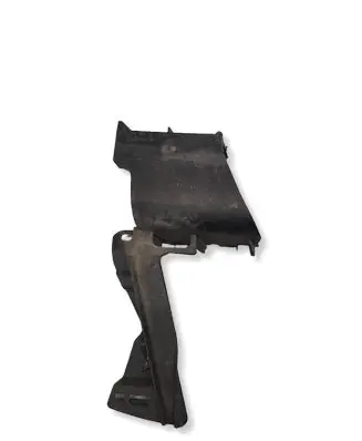 Mercedes-Benz C W204 Front bumper mounting bracket A2048850016