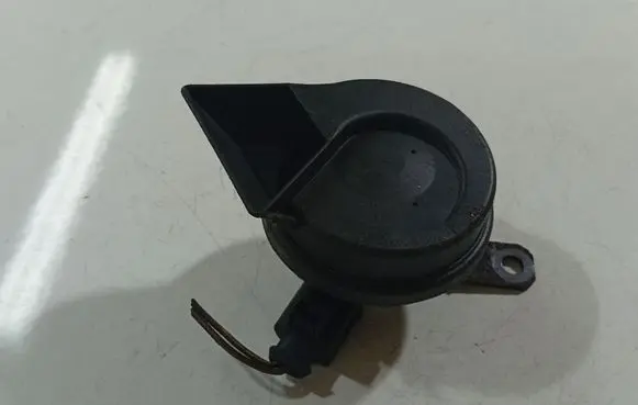 Seat Ibiza II (6k) Horn signal 037728