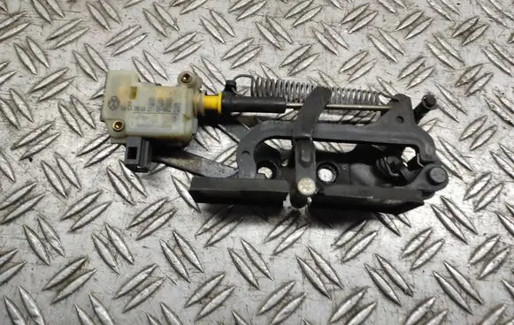 Volkswagen Phaeton Tailgate/trunk/boot open switch 3D5827511