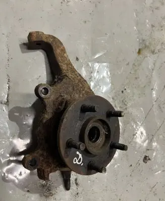 Jeep Cherokee III KJ Front wheel hub spindle knuckle