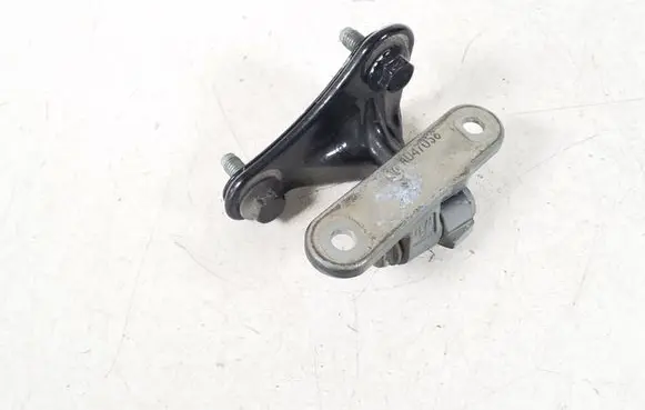 Mercedes-Benz CL C216 Front door lower hinge A2167200537