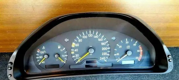 Mercedes-Benz E W210 Speedometer (instrument cluster) 2105401448