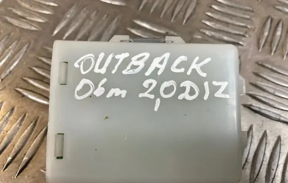 Subaru Outback Door central lock control unit/module 88035AG050 81A20032 8114
