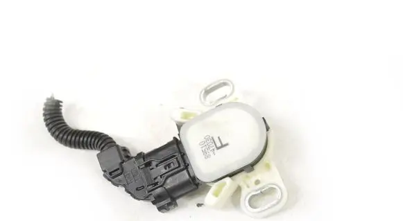 Toyota C-HR I Brake pedal sensor switch 8951047030