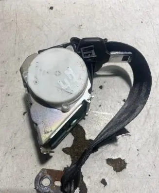 Ford Focus Front seatbelt 33035173