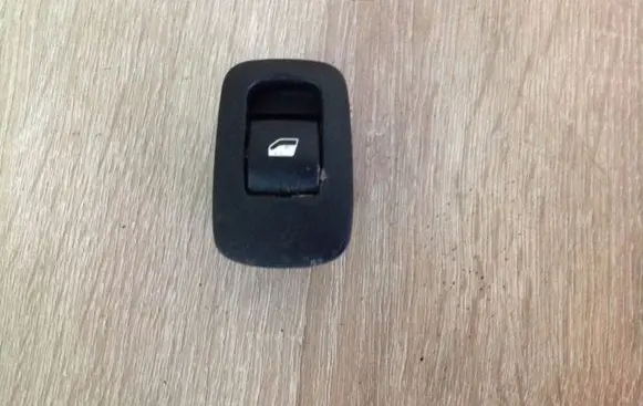 Citroen C4 I Picasso Electric window control switch 96639378ZD