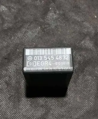 Mercedes-Benz E W124 Other relay 0135454832 EG0010 898690000