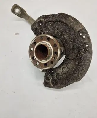 Mercedes-Benz C W205 Front wheel hub