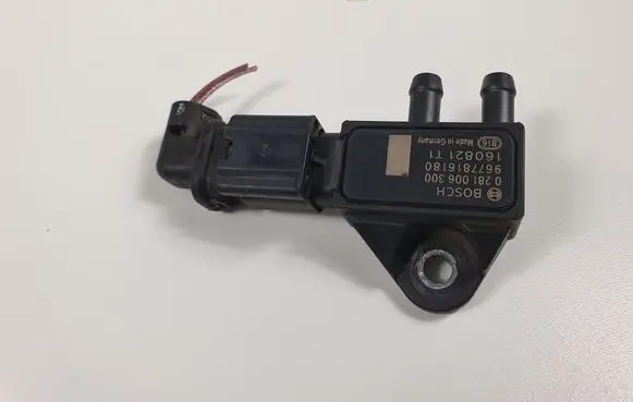 Citroen C4 II Picasso Exhaust gas pressure sensor 0281006300 9677816180