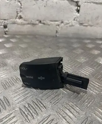 Ford Focus C-MAX Sound control switch 758586