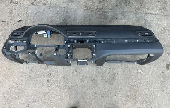 Volkswagen PASSAT B7 Dashboard 1148108928 02085