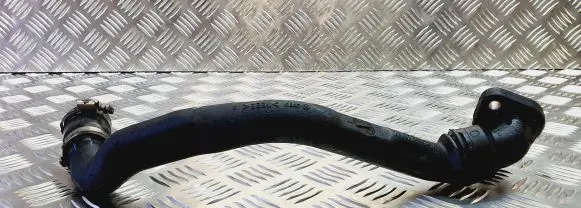 Volkswagen PASSAT B4 Breather hose/pipe 028103491G