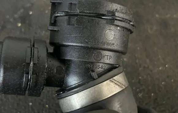 BMW X5 E70 Engine coolant pipe/hose 7436373 30087