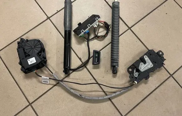 BMW 7 G11 G12 Tailgate hydraulic set 