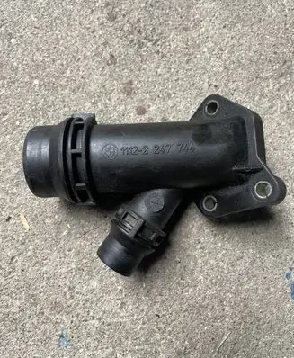 BMW 5 E60 E61 Engine coolant pipe/hose 2247744