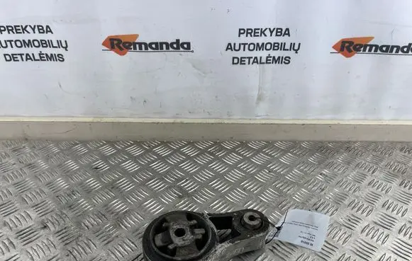 Opel Vivaro Engine mount bracket