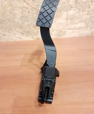 Volkswagen Golf VII Accelerator throttle pedal 5Q1723503H