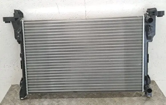 Renault Trafic II (X83) Coolant radiator RA630803