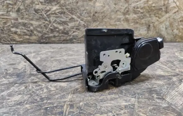Hyundai Tucson LM Front door lock