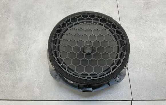 Audi A3 S3 8V Front door speaker 8V0035415