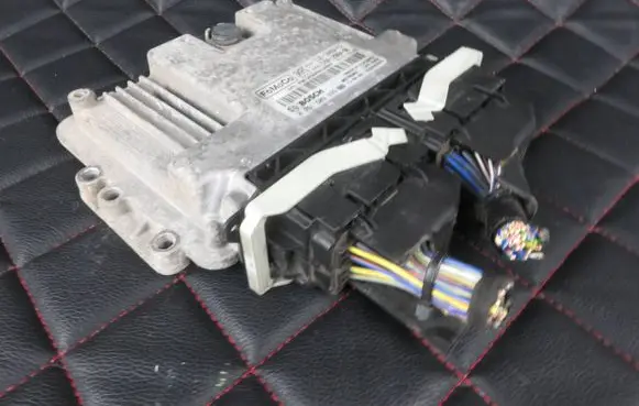 Ford Fiesta Engine control unit/module ECU 0261S09699 C1B112A654FG