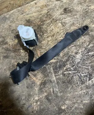 Jaguar XF X250 Front seatbelt 33017492B