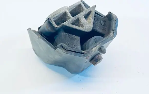 Mercedes-Benz Sprinter W906 Engine mount bracket A9062411713 A9062411613 A9062411513